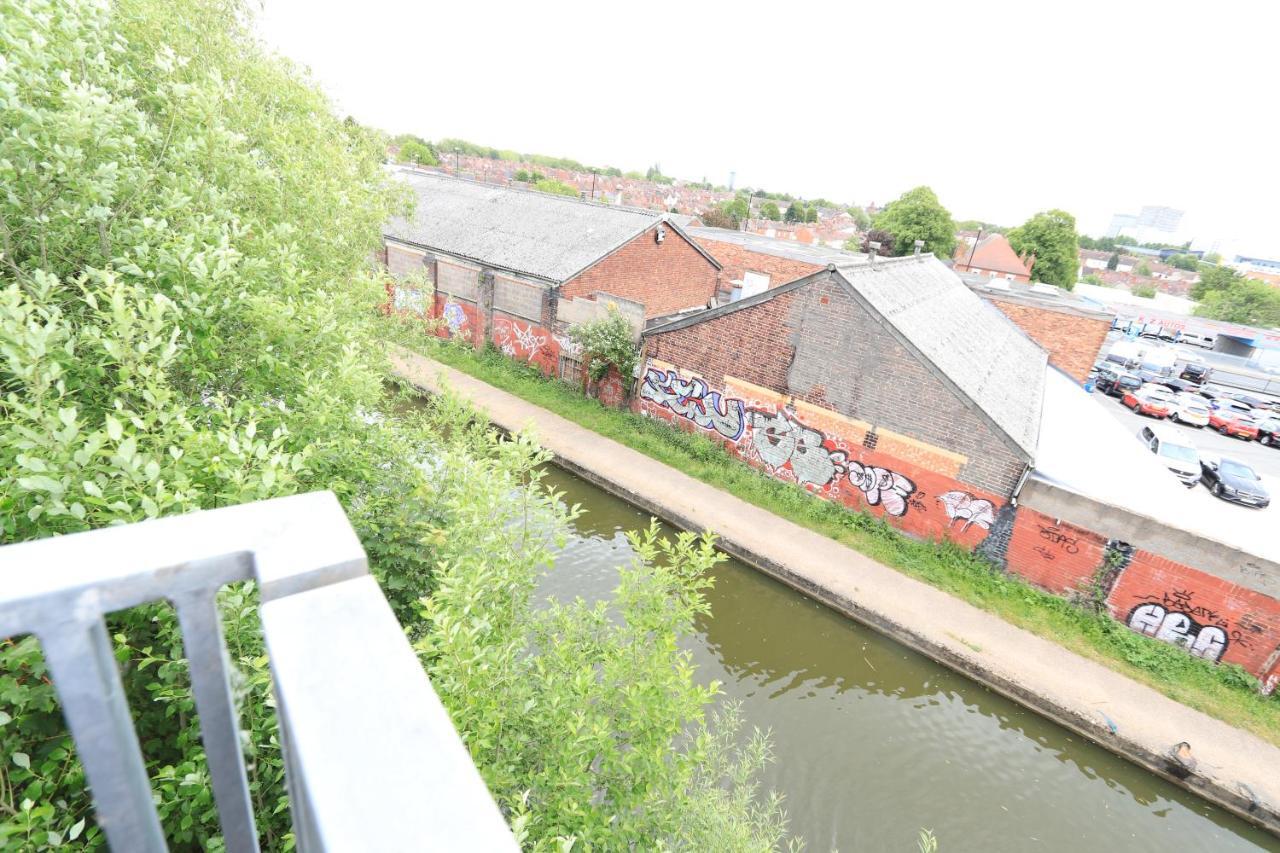 Ecohome On The Canal In A Historic Site Near City Ковентрі Екстер'єр фото