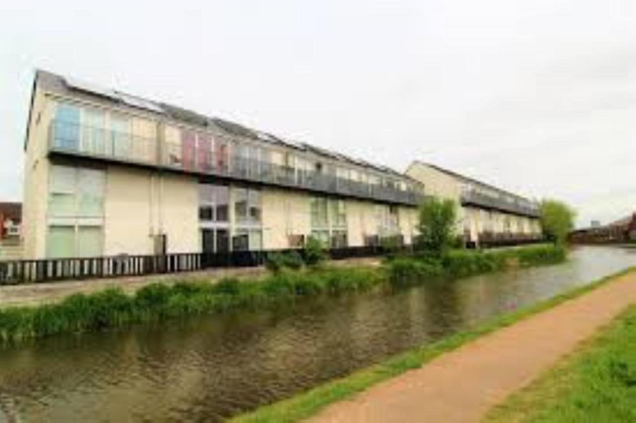 Ecohome On The Canal In A Historic Site Near City Ковентрі Екстер'єр фото