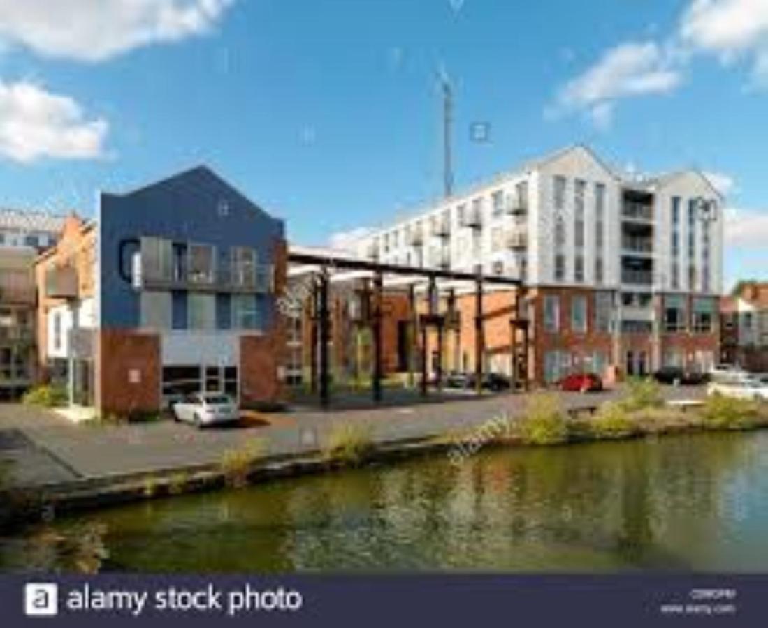 Ecohome On The Canal In A Historic Site Near City Ковентрі Екстер'єр фото